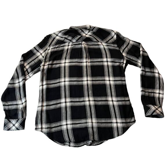 Rails Plaid Flannel Hunter Checkered Button Down Blouse Size Medium *SMALL FLAW* - Picture 2 of 10